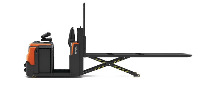 Toyota plocktruck  på låg nivå med upphöjda saxgafflar