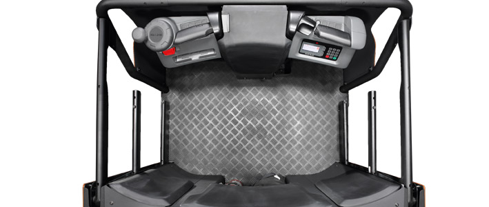 Förarutrymmet i en Toyota högnivåplockare